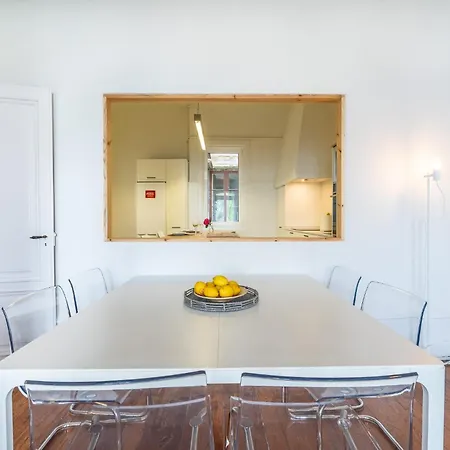 Vistas Al Nautico Y Paseo Maritimo De * Vigo