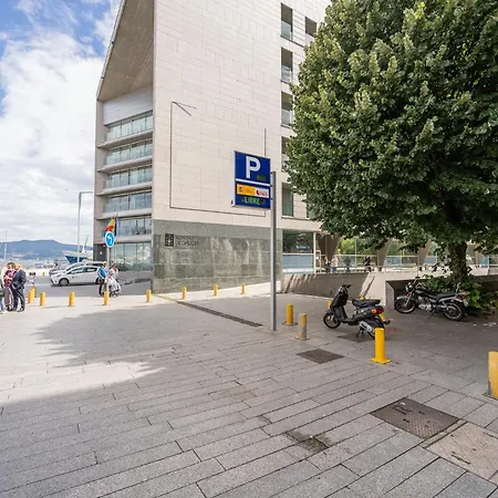 Vistas Al Nautico Y Paseo Maritimo De Appartement