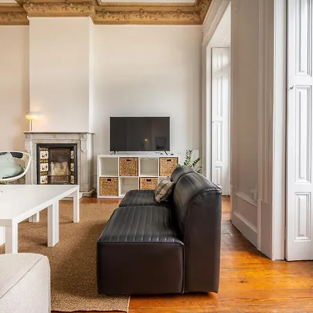 Vistas Al Nautico Y Paseo Maritimo De