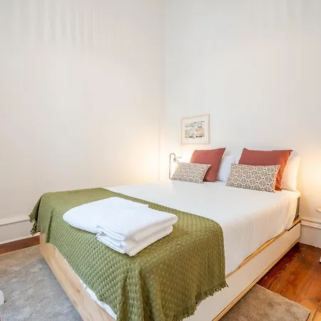 Vistas Al Nautico Y Paseo Maritimo De