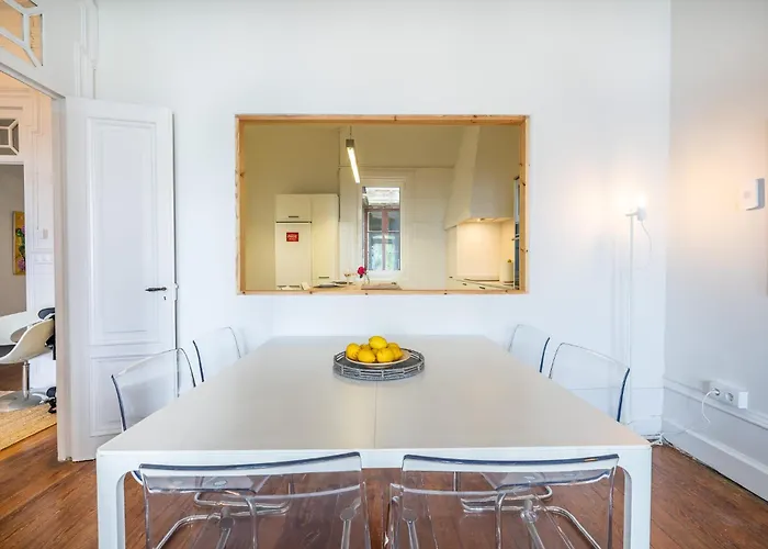 Vistas Al Nautico Y Paseo Maritimo De * 비고