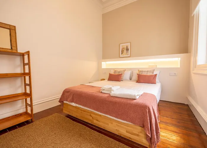 Vistas Al Nautico Y Paseo Maritimo De